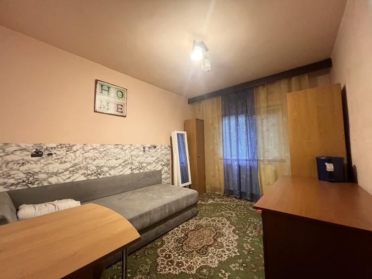 Apartament cu 3 camere, 72mp utili, etaj 2, decomandat - zona Lunei - 5