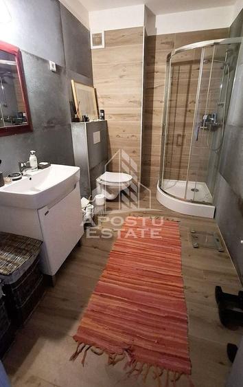 Apartament cu 3 camere decomandat, mobilat în Torontalului