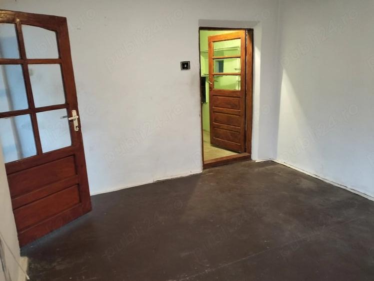 Casă cu Teren 387 Mp în Lumina