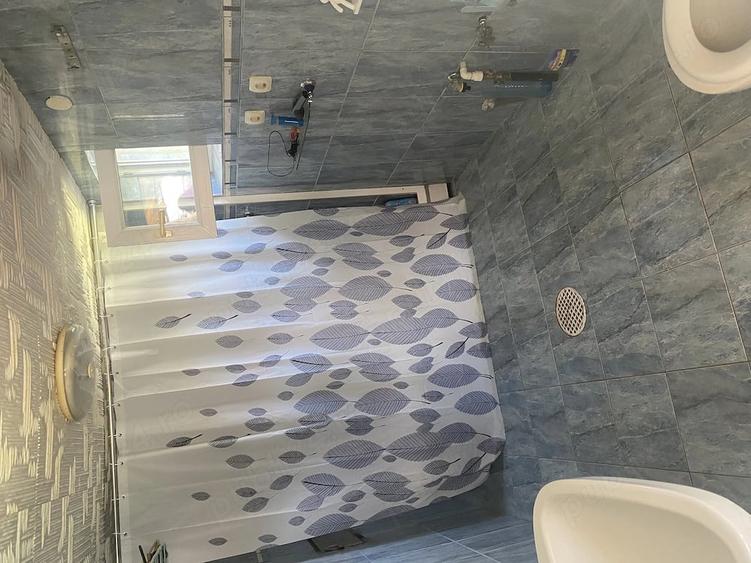 Casă cu 7 camere cu Teren 488 Mp în Exterior Vest