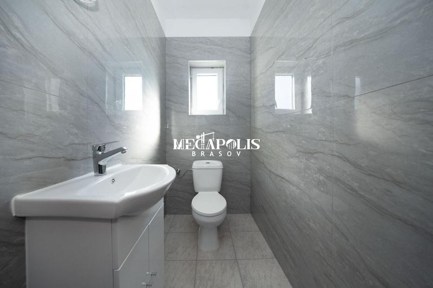 Duplex cu 4 camere cu Canalizare în Sânpetru