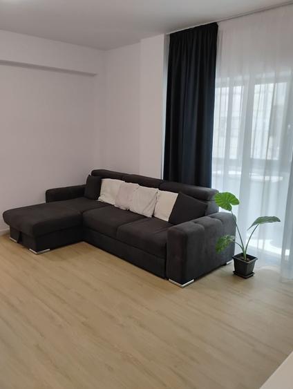 Inchiriez garsoniera zona 1 mai 300 euro - 1