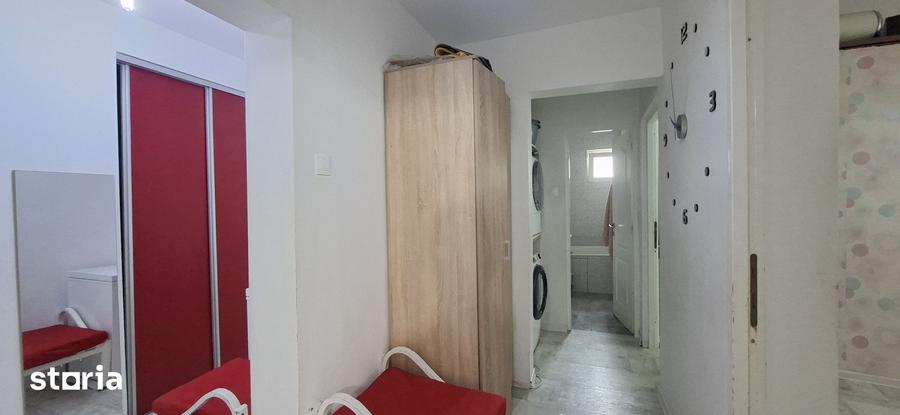Apartament cu 3 camere în Micro 17