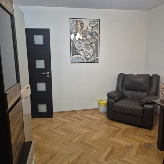 Apartament cu 3 camere în Astra