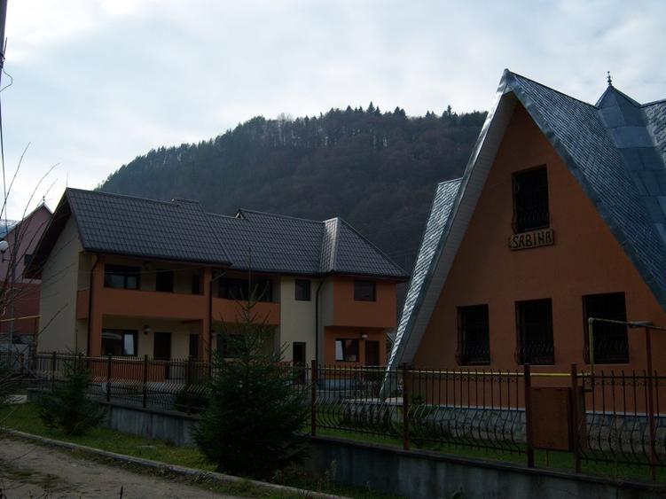 Casă cu 5 camere cu Teren 535 Mp în Nord-Est
