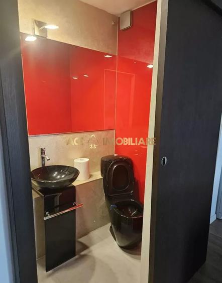 Apartament cu 3 camere semidecomandat, mobilat în Drumul Taberei