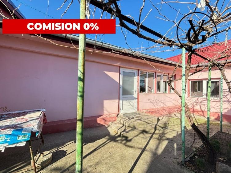 Casă individuală cu 3 camere cu Canalizare în Lumina