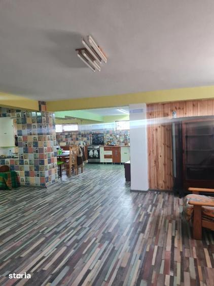 Apartament cu 7 camere în Ștefănești