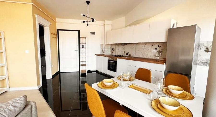 Apartament cu 3 camere decomandat în Tătărași