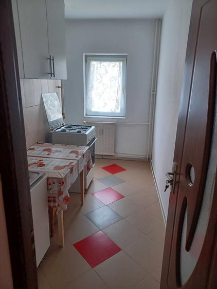 Garsonieră decomandată în Eroilor
