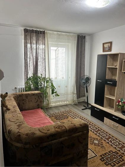 Apartament cu 2 camere decomandat în Micro 15
