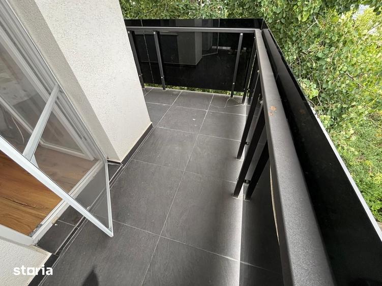 Apartament cu 3 camere decomandat în Europa