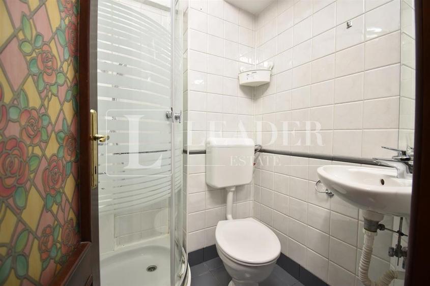 Apartament cu 4 camere semidecomandat în Aviatorilor