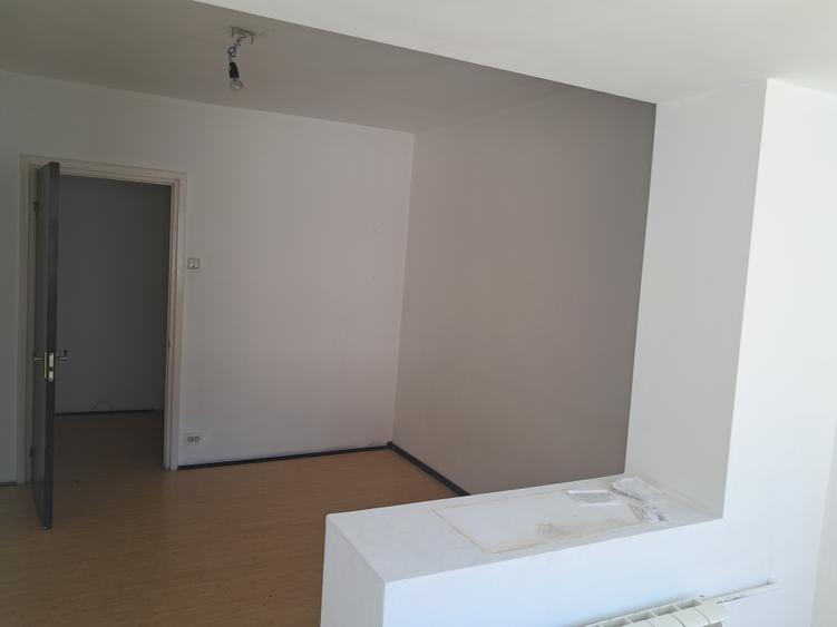 Apartament cu 4 camere în Colentina