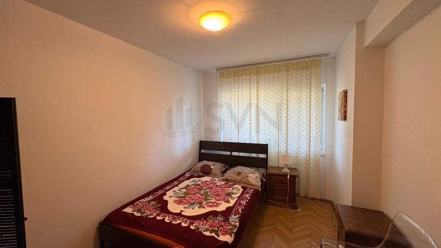 Apartament cu 3 camere semidecomandat, mobilat în P-ța Victoriei