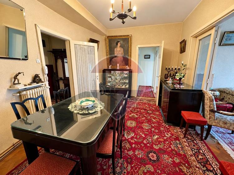 Apartament cu 4 camere semidecomandat, mobilat în Grădina Icoanei