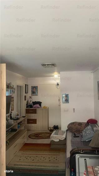 Apartament cu 3 camere semidecomandat în Theodor Pallady