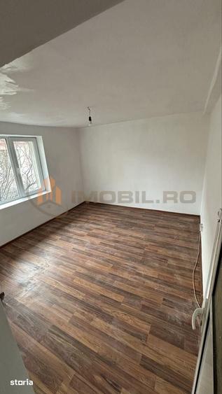 Apartament cu 3 camere decomandat în Păcurari