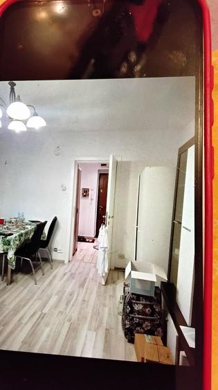 Apartament cu 3 camere semidecomandat în Titan