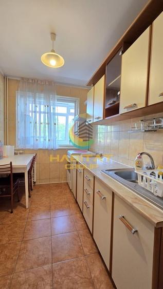 Apartament cu 3 camere decomandat în Berceni