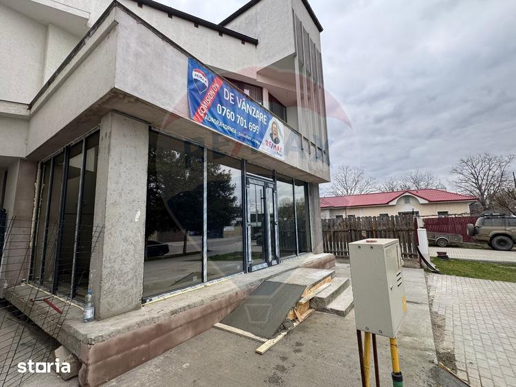 Casă cu 6 camere cu Teren 484 Mp în Central