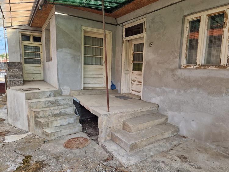 Casă cu 4 camere cu Teren 1000 Mp în Viișoara