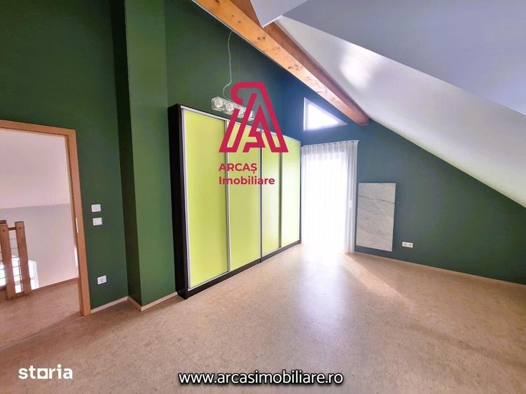 Casă cu 5 camere cu Teren 1000 Mp în Șelimbăr