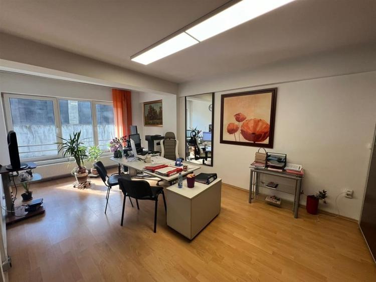 Apartament cu 2 camere decomandat, mobilat în Central — fotografia 1