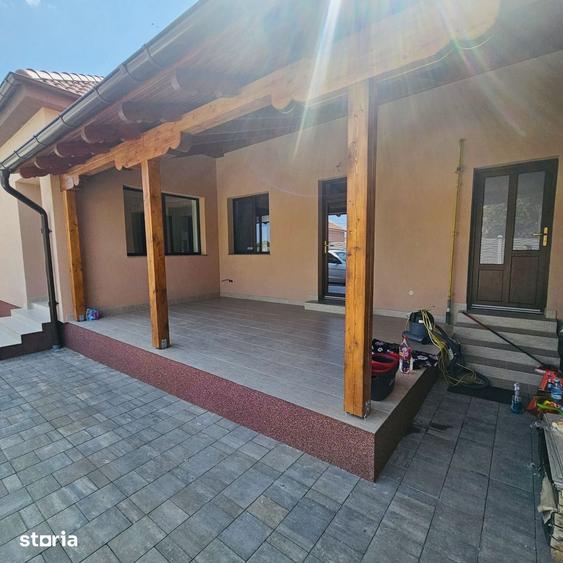 Casă cu 4 camere cu Teren 520 Mp în Borș