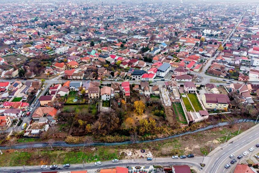 Teren Construcții intravilan de 461 mp, în Pârneava