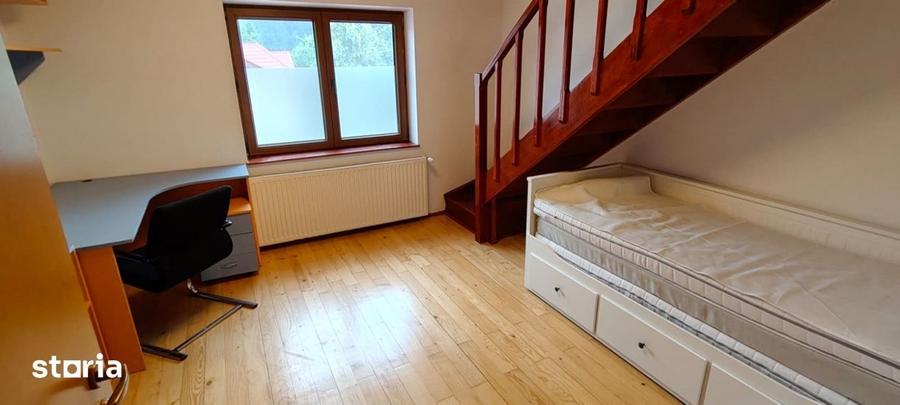 Casă cu 4 camere cu Teren 270 Mp în Bunloc