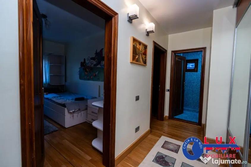 Apartament cu 3 camere decomandat în Ultracentral