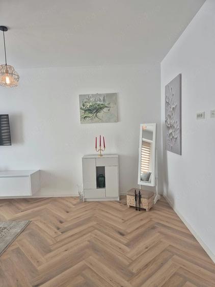 Apartament cu 2 camere semidecomandat în Giroc