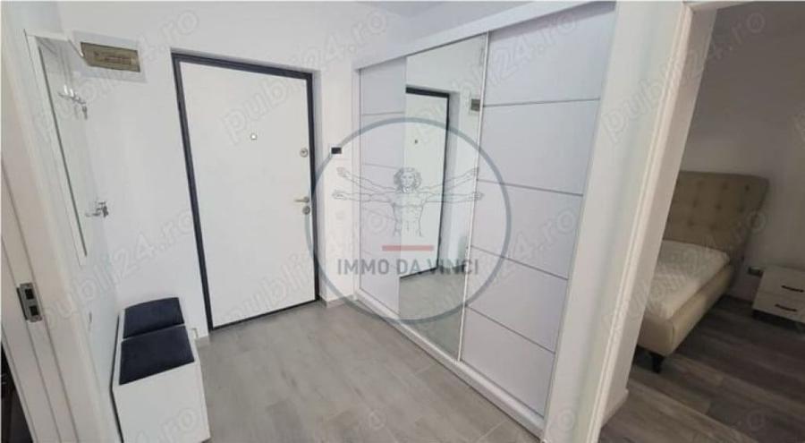 Apartament cu 3 camere semidecomandat în Central