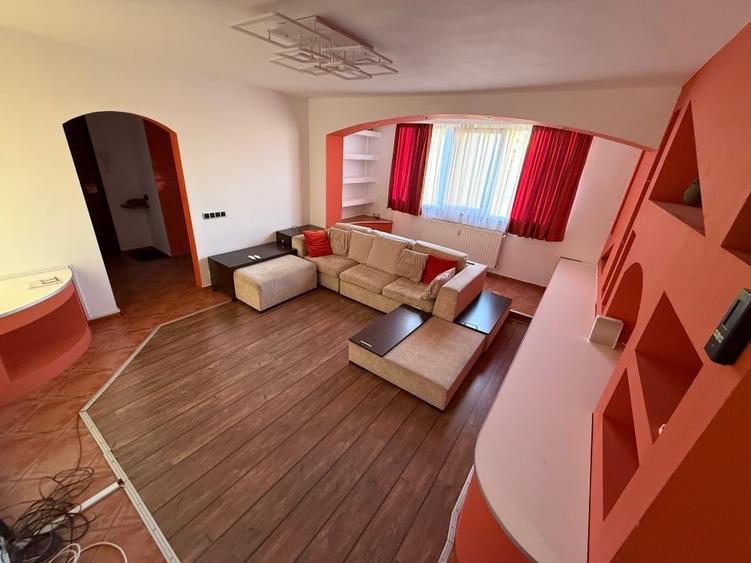 Apartament cu 3 camere, mobilat în Drumul Taberei
