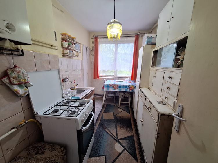 Apartament cu 2 camere nedecomandat în Centrul Civic