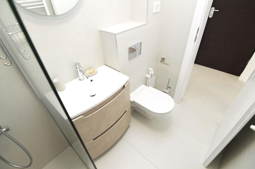 Apartament cu 2 camere decomandat, mobilat în Unirii
