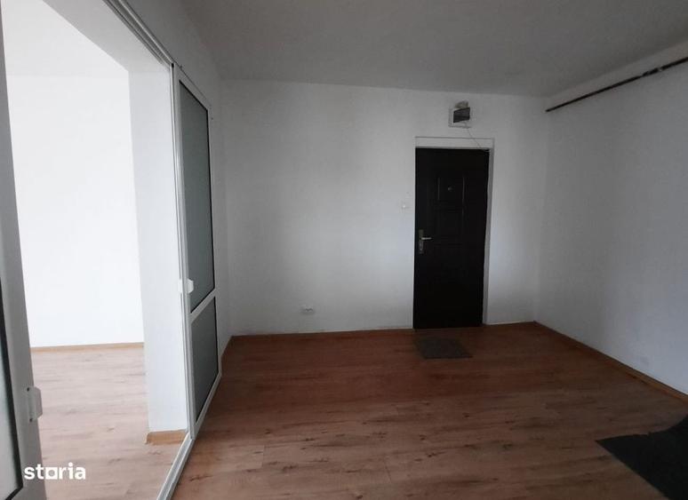 Apartament cu 3 camere în Mărăței