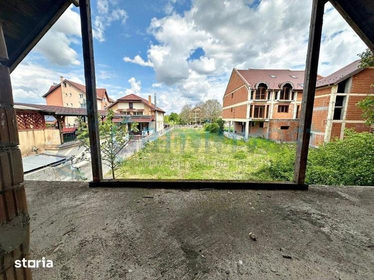 Casă cu 5 camere cu Teren 2898 Mp în Sânmartin