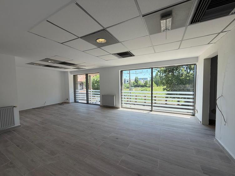 Spațiu comercial, de 238 mp, în P-ța Unirii