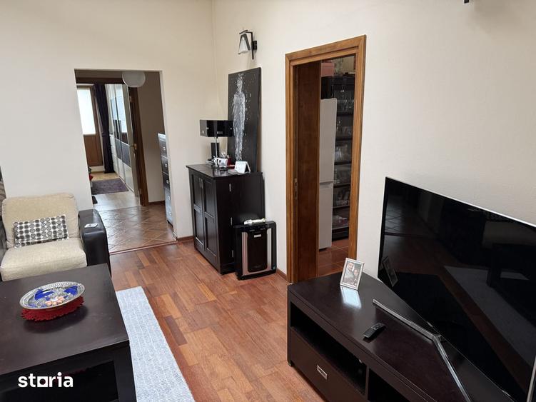 Apartament cu 3 camere în Păcurari