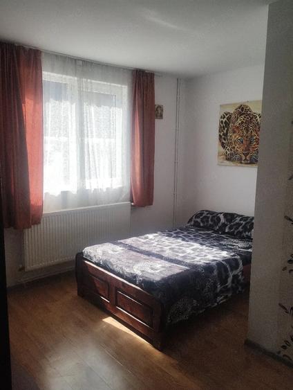 Casă cu 6 camere cu Teren 300 Mp în Central