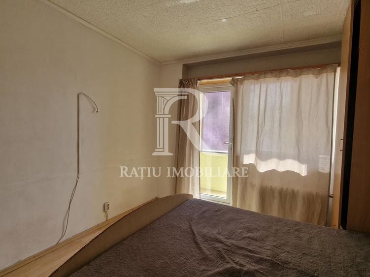 Apartament cu 3 camere decomandat, mobilat în Nufărul