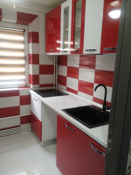 Apartament cu 3 camere decomandat în Crâng