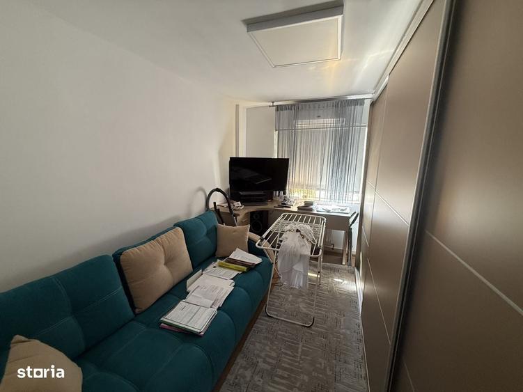 Apartament cu 4 camere decomandat în Central