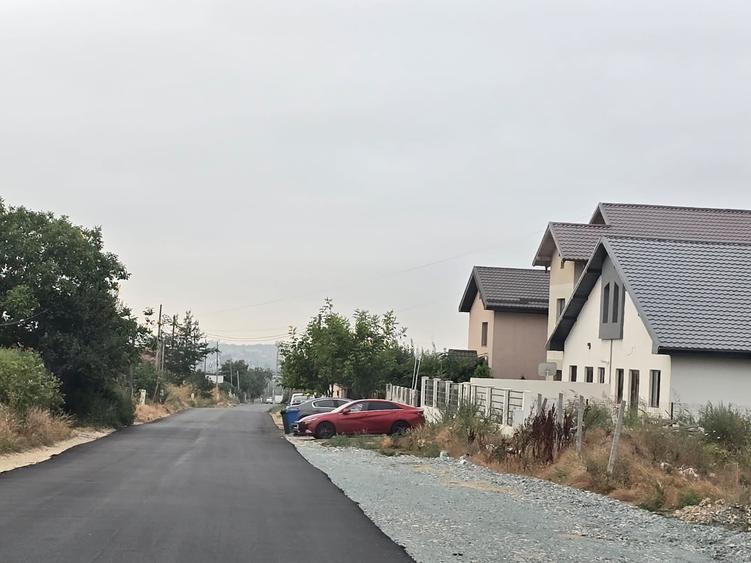 Teren Construcții intravilan de 770 mp, în Lazu