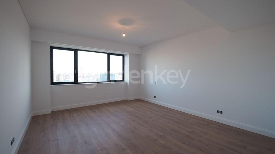 Apartament cu 5 camere decomandat în Herăstrău