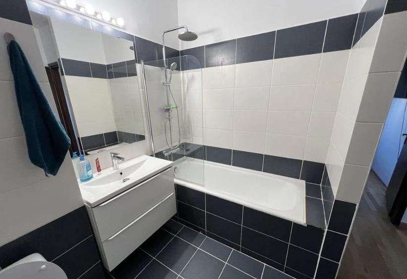 Apartament cu 3 camere decomandat în Tătărași