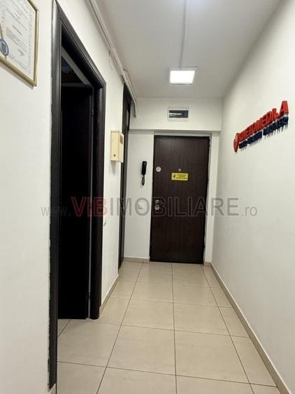Apartament cu 3 camere semidecomandat în Mihai Bravu