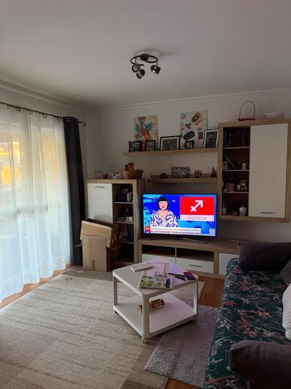 Casă individuală cu 4 camere cu Canalizare în Utvin